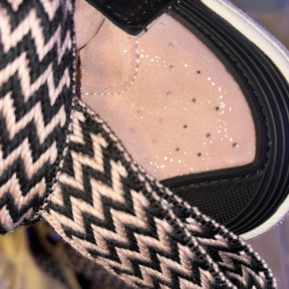 Lanvin’s - Picture 5 of 6